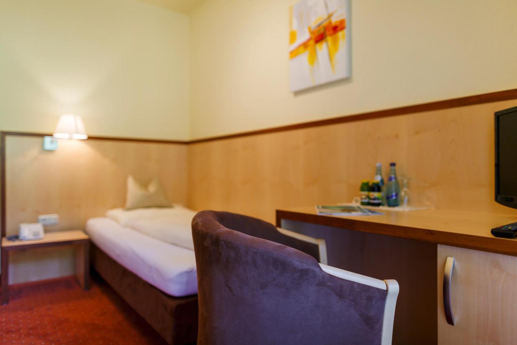 Seehotel Vinzenz Velden am Woerthersee Bilik gambar